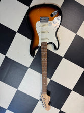 SQUIER Afinity Stratocaster Left Hand Brukt